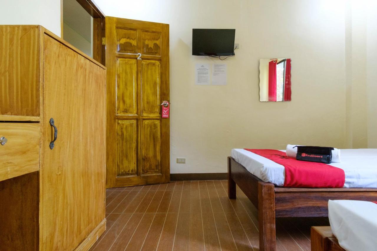 Reddoorz @ Poblacion 6 Coron Exterior photo