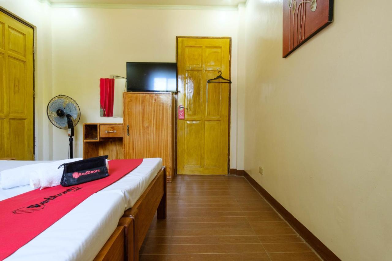 Reddoorz @ Poblacion 6 Coron Exterior photo